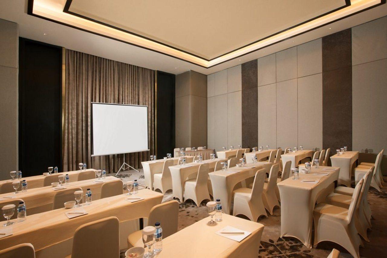 Hotel Santika Premiere Bandara Palembang Exterior foto