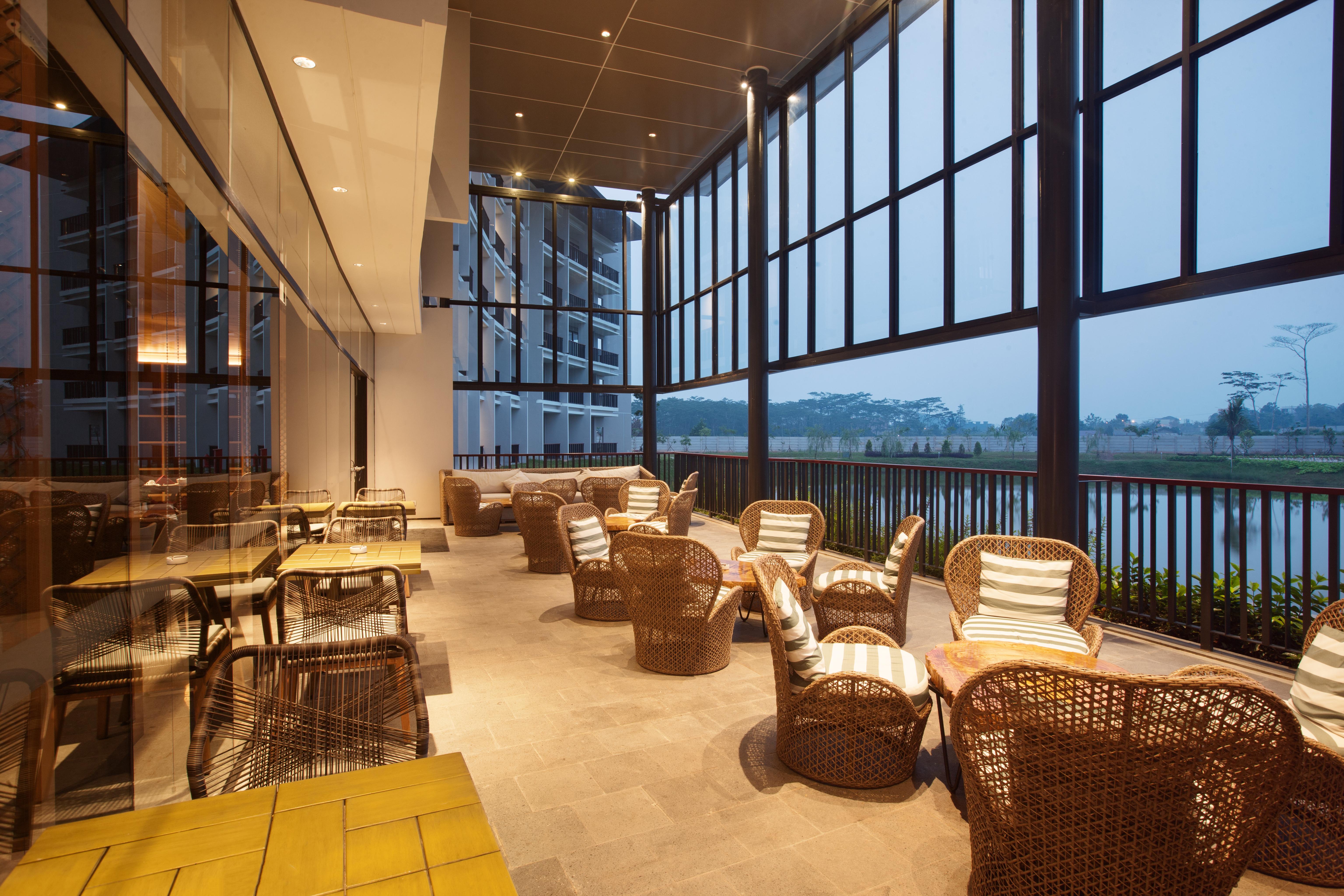 Hotel Santika Premiere Bandara Palembang Exterior foto