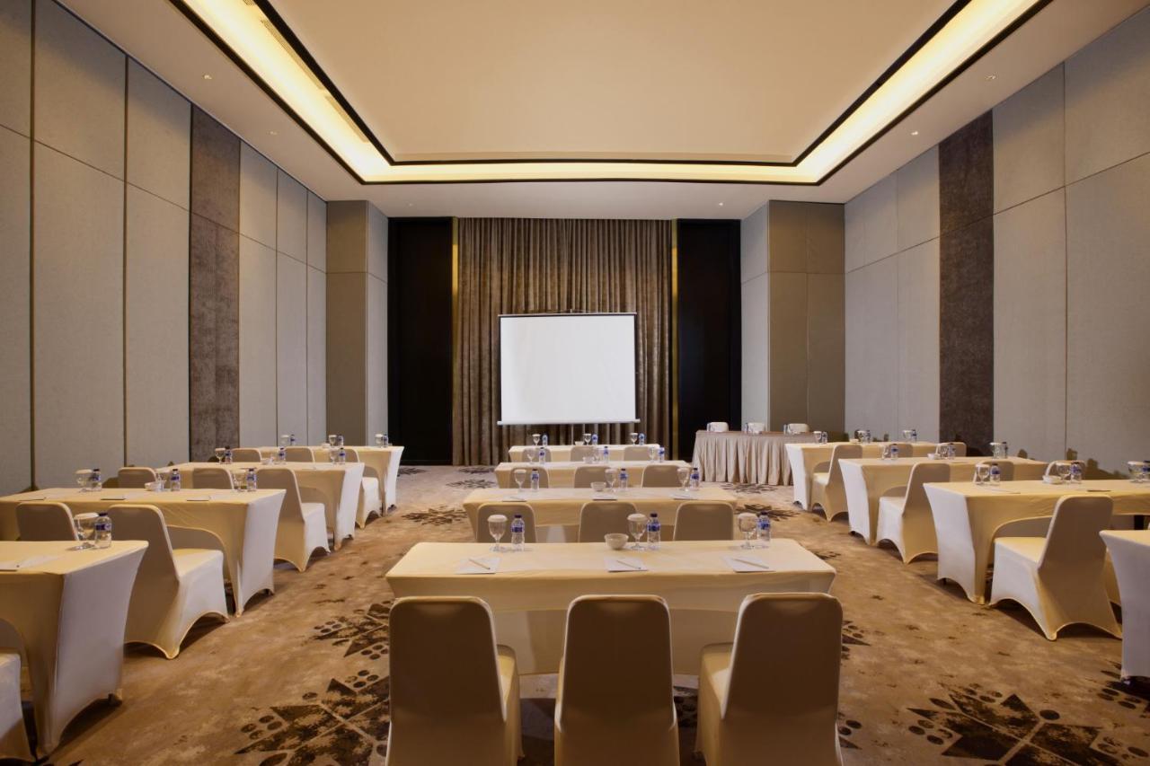 Hotel Santika Premiere Bandara Palembang Exterior foto